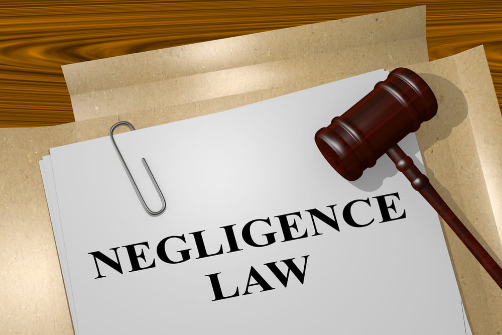 Negligence law document and judge&rsquo;s gavel representing Missouri personal injury and shared fault laws
